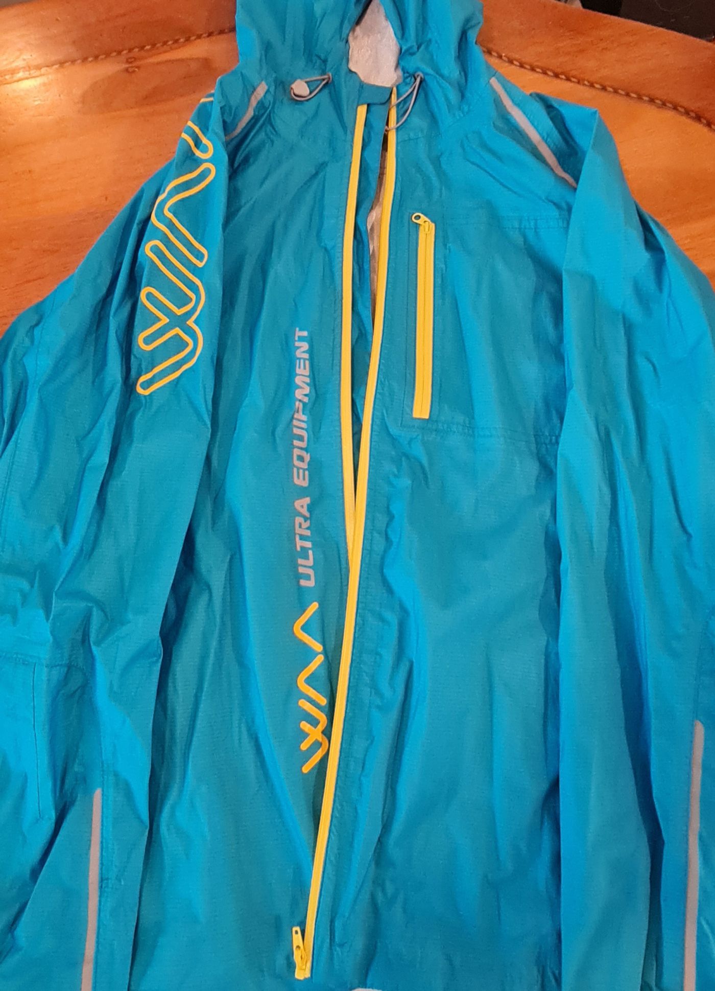 Otra Chompa Waa Ultra 100% Impermeable