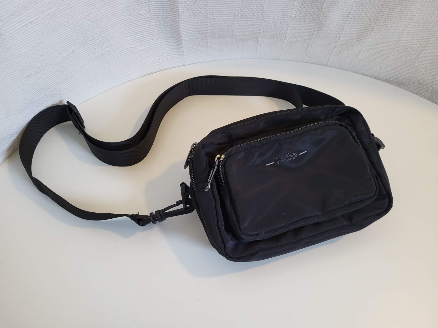 Otra Bolso/Canguro Totto Modelo Funty, Negro