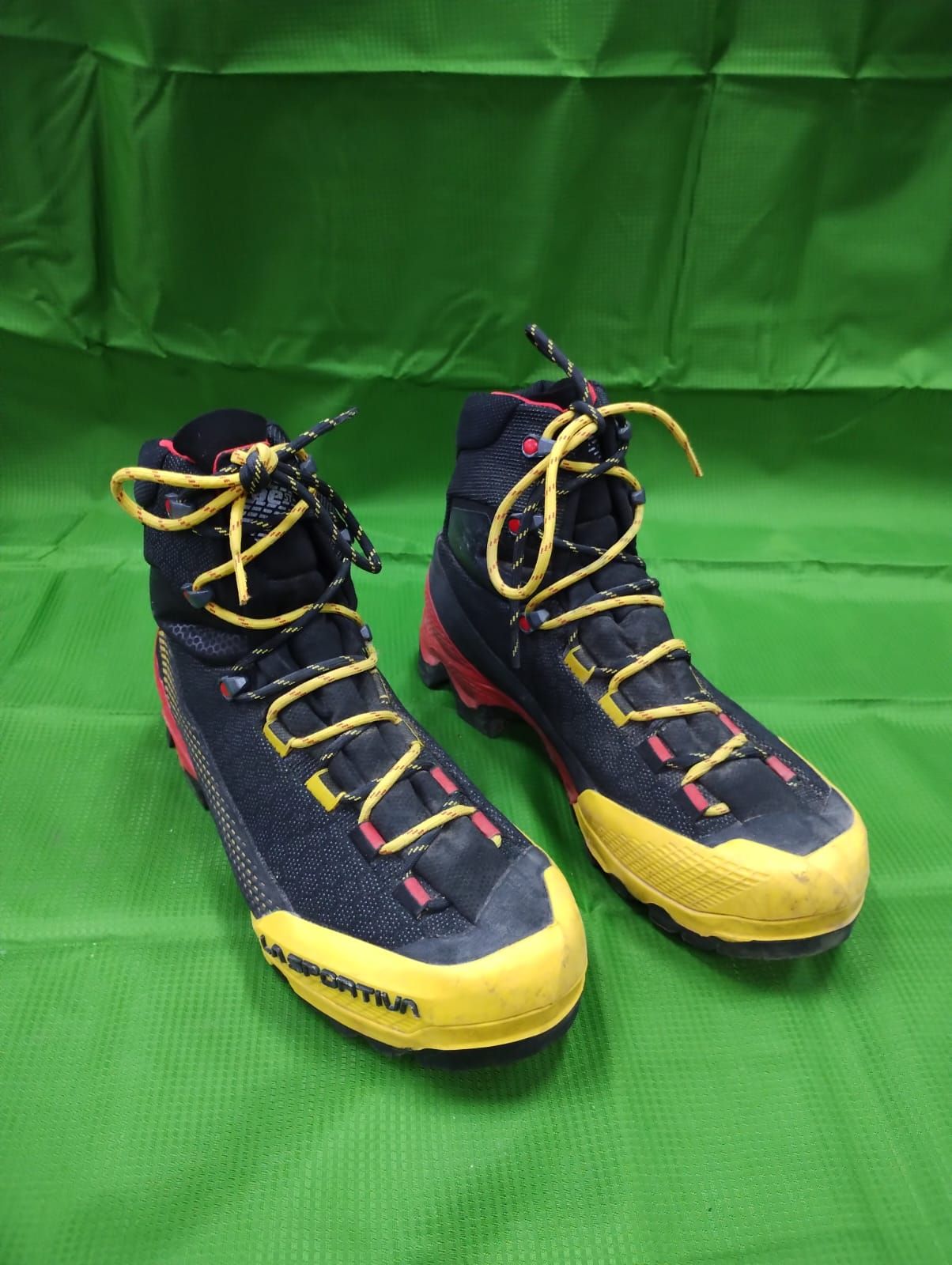 La Sportiva Aequilibrium St Gtx Black Yellow La Sportiva Aequilibrium St Gtx Black Yellow