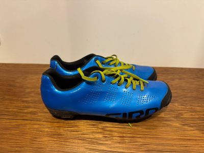 Giro Zapatos