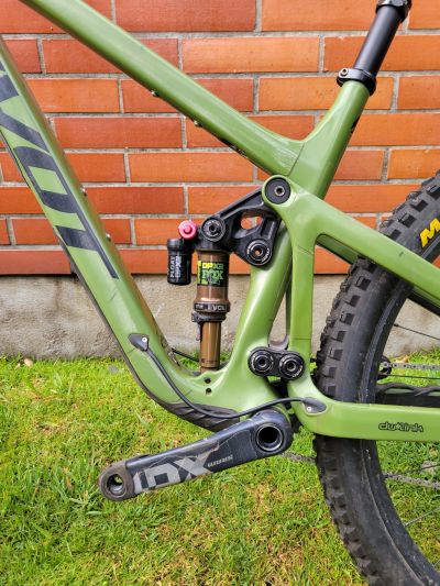 Pivot Switchblade 2022
