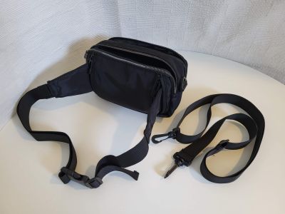 Otra Bolso/Canguro Totto Modelo Funty, Negro