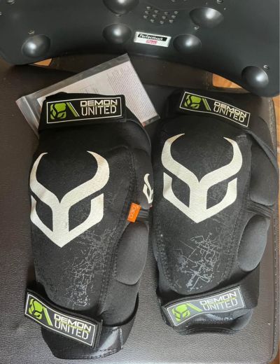 Demon United Rodillera Demon Hyper X D30 V3