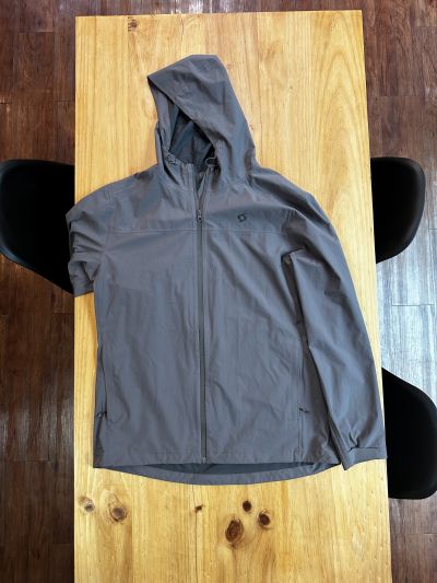 Otra Chaqueta Impermeable Doite Liven