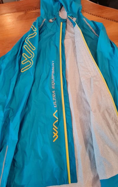 Otra Chompa Waa Ultra 100% Impermeable