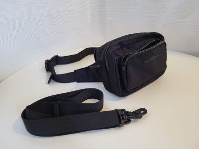 Otra Bolso/Canguro Totto Modelo Funty, Negro