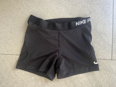 Nike Short Pegado De Deporte