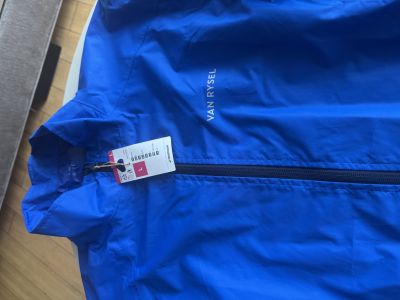 Otra Chaqueta Impermeable