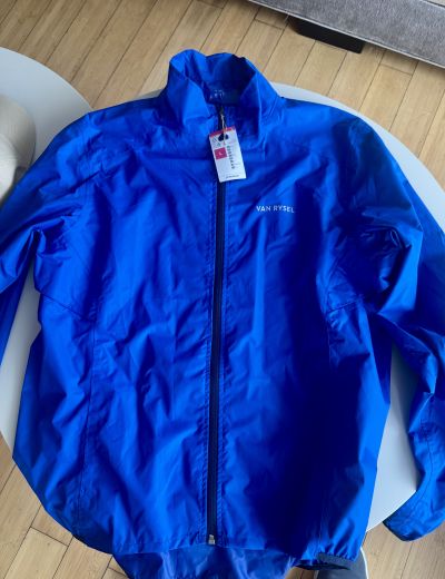 Otra Chaqueta Impermeable