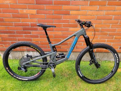 Santa Cruz Bicycles Bronson Carbon