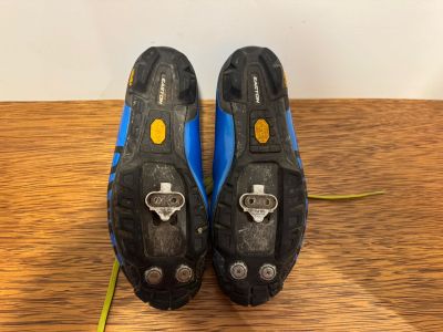 Giro Zapatos