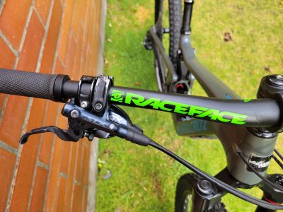 Santa Cruz Bicycles Bronson Carbon