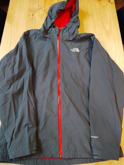 The North Face Chaqueta Impermeable The North Face Tecnología Hyvent 2.5L
