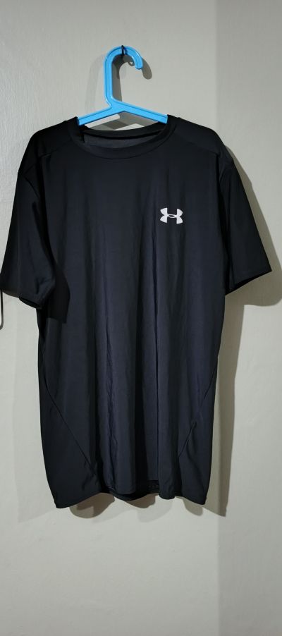 Under Armour Camiseta Deportiva Under Armour. Color Negra.